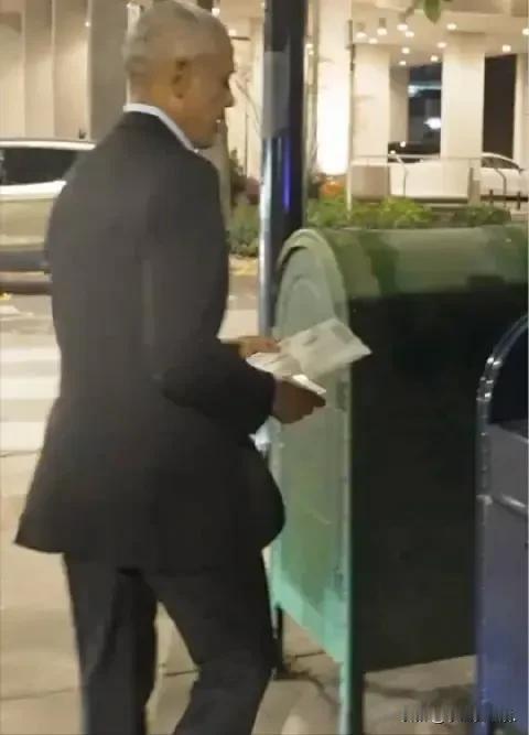 大选风云起，民主之路行！”美国大选的脚步越来越近，各方动态引发全球关注。这不，1
