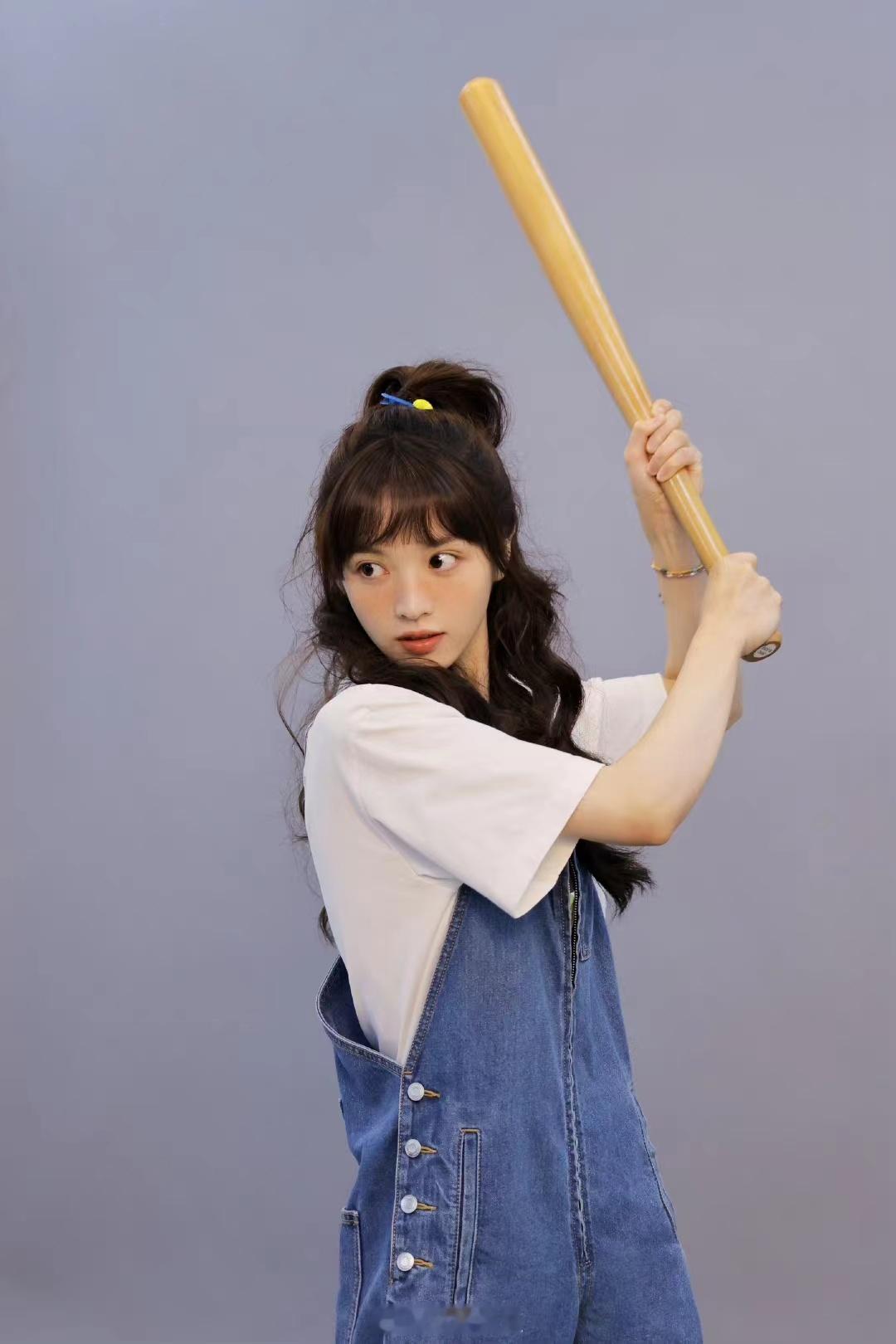 #田曦薇元气背带裤##田曦薇高马尾棒球造型# 田曦薇在《半熟男女》里的何知南，以