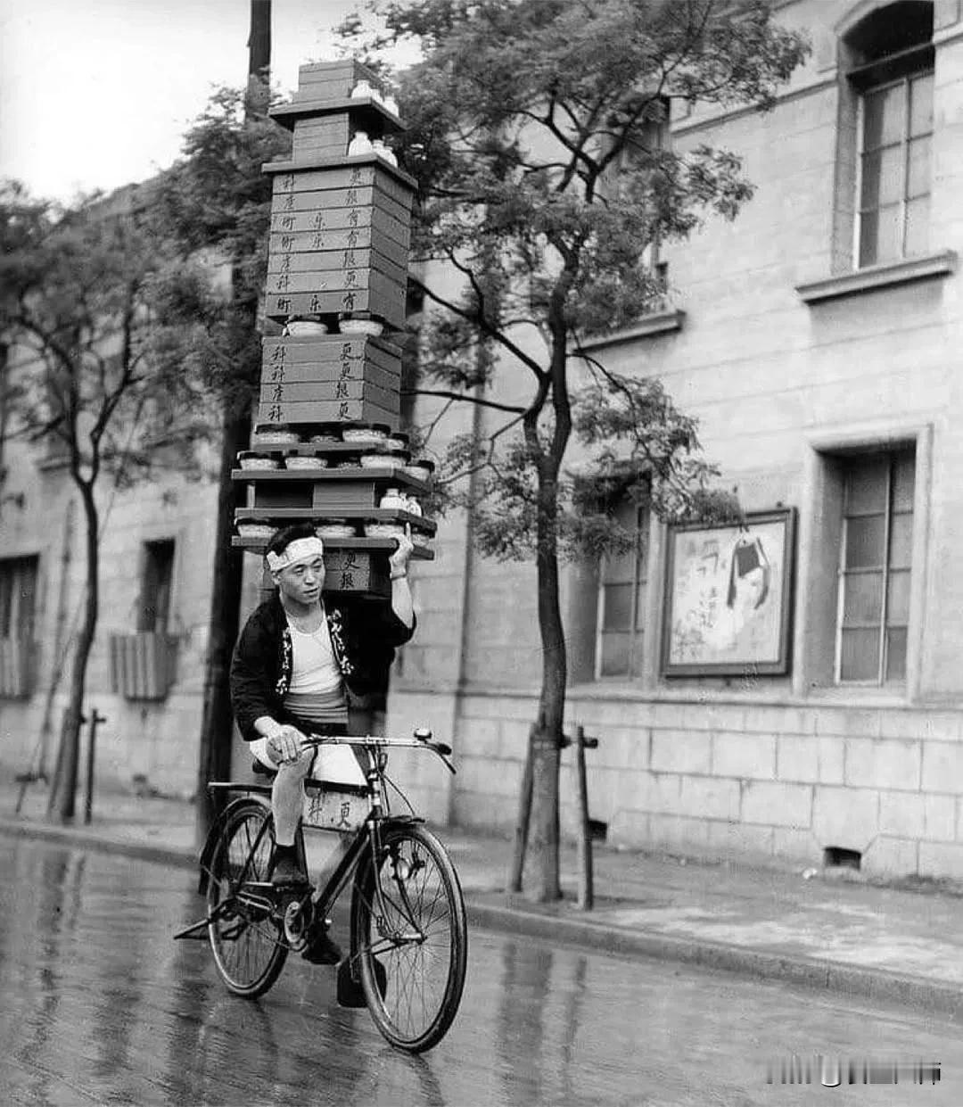 荞麦面外卖配送，东京，1935年。60年代街景 北平旧年 旧时社会风貌 怀旧主义