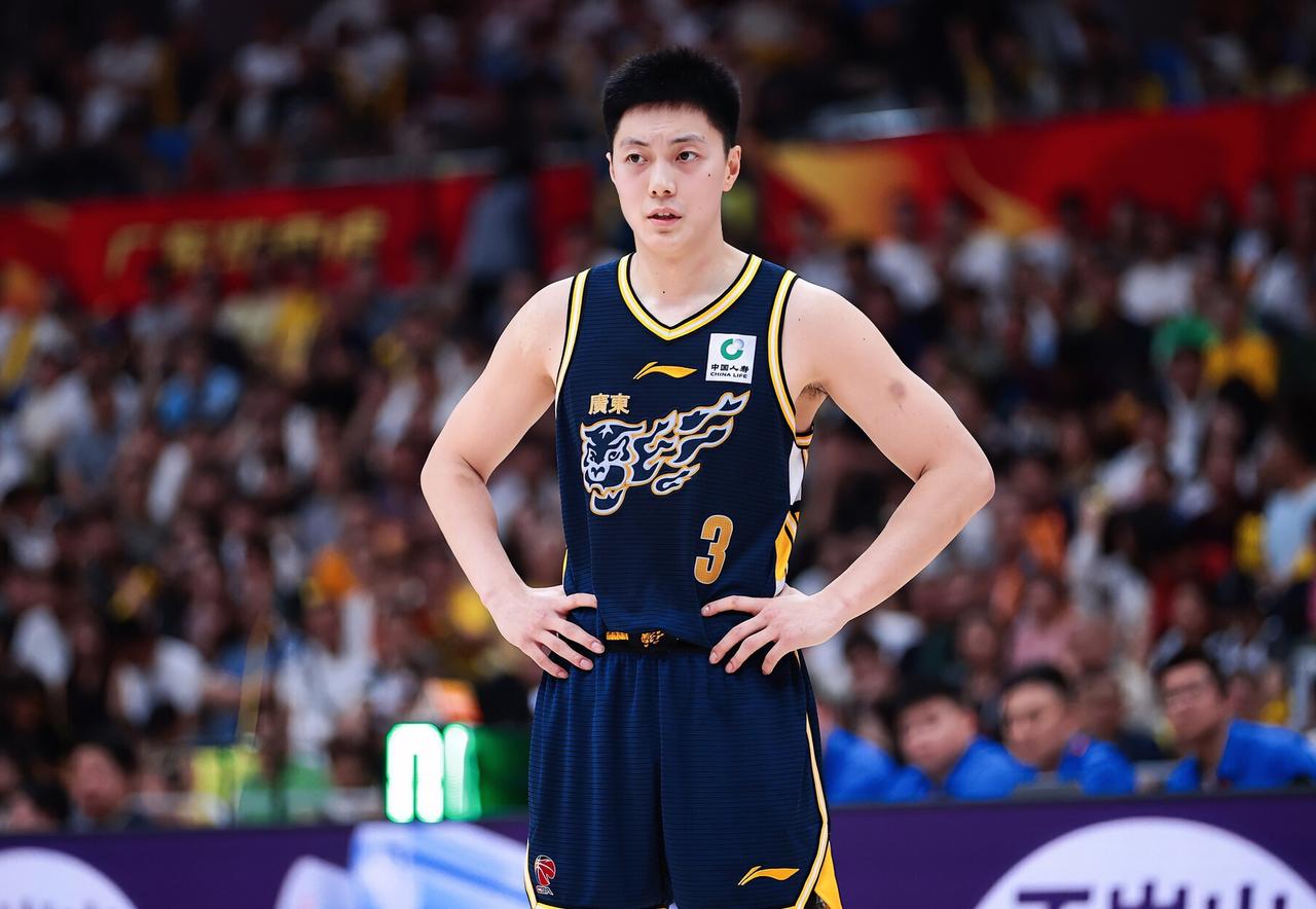 徐杰：胡椒仔，你的状态是差到多离谱啊？非得逼到杜指导用拉肚子的我把你换下来。
胡