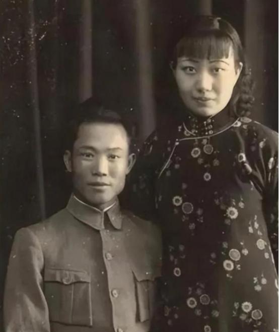 1925年，陈诚回家奔丧。7年不见的妻子，想与他同房。妻子刚到床上，就被他强行推