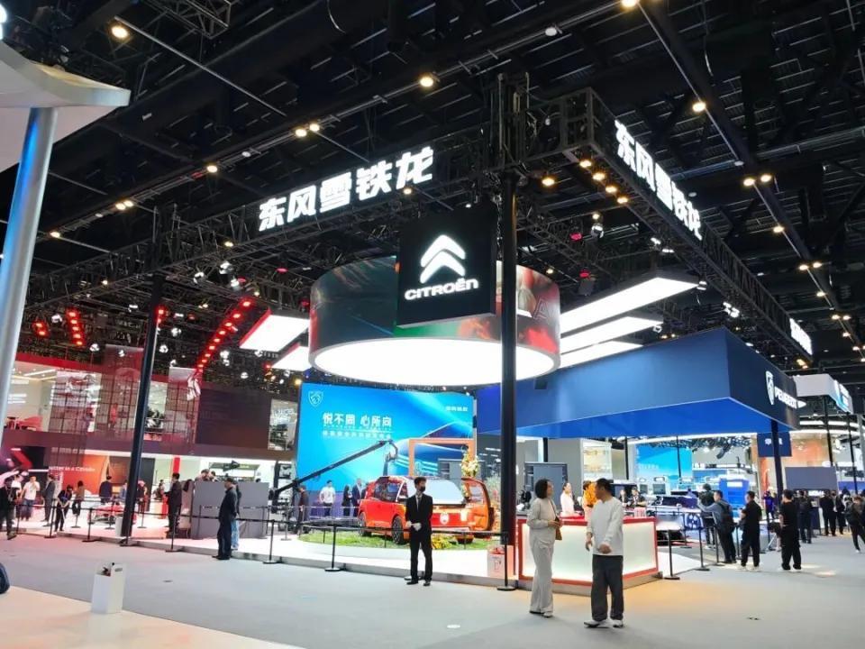 认怂了！全球车企集体抱中国汽车大腿，马克龙这次不骄傲了吧？法系车都醒悟了！
 