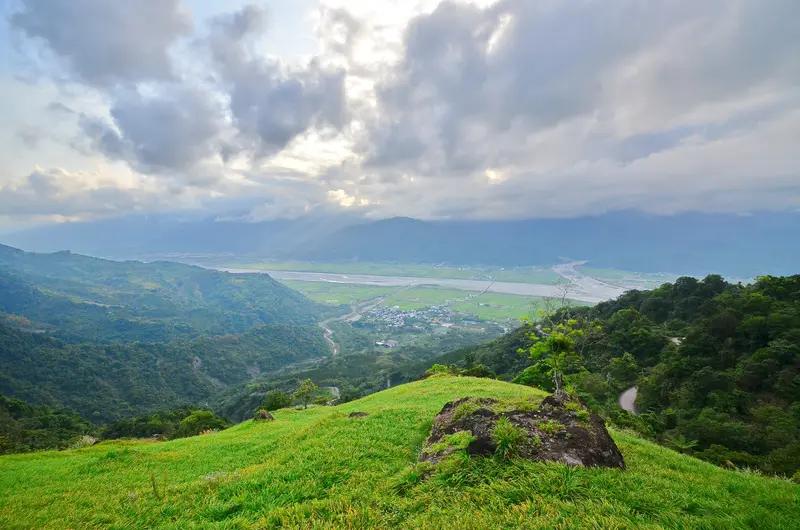 东部战区的演习视频那叫一个震撼，“开局即开打”这话一点没错。从视频里能看到，各种