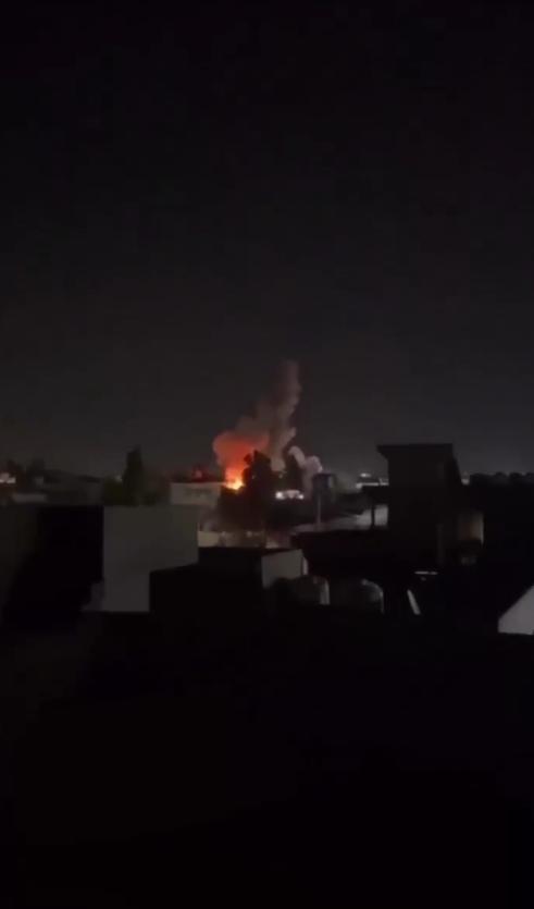 一架伊朗无人机袭击了伊拉克埃尔比勒附近的一个库尔德反对派基地。报道称，此次袭击的