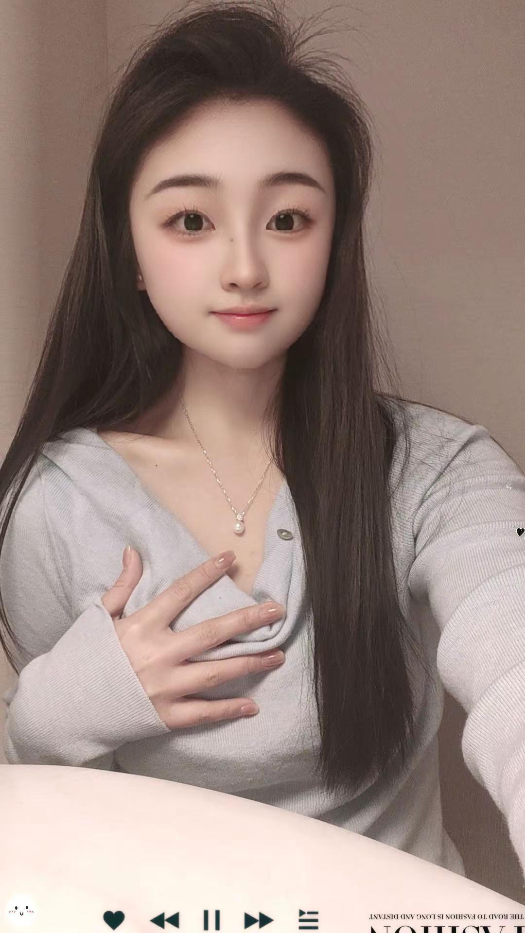 请一边努力 一快乐。美女漏个脸你的眼睛会biu吗 你的女孩 娃娃脸