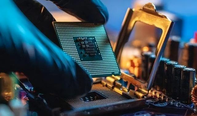 台当局噩梦来了，美要掏空台经济支柱，挖走台高科技产业，美媒明确美要抛弃台当局。