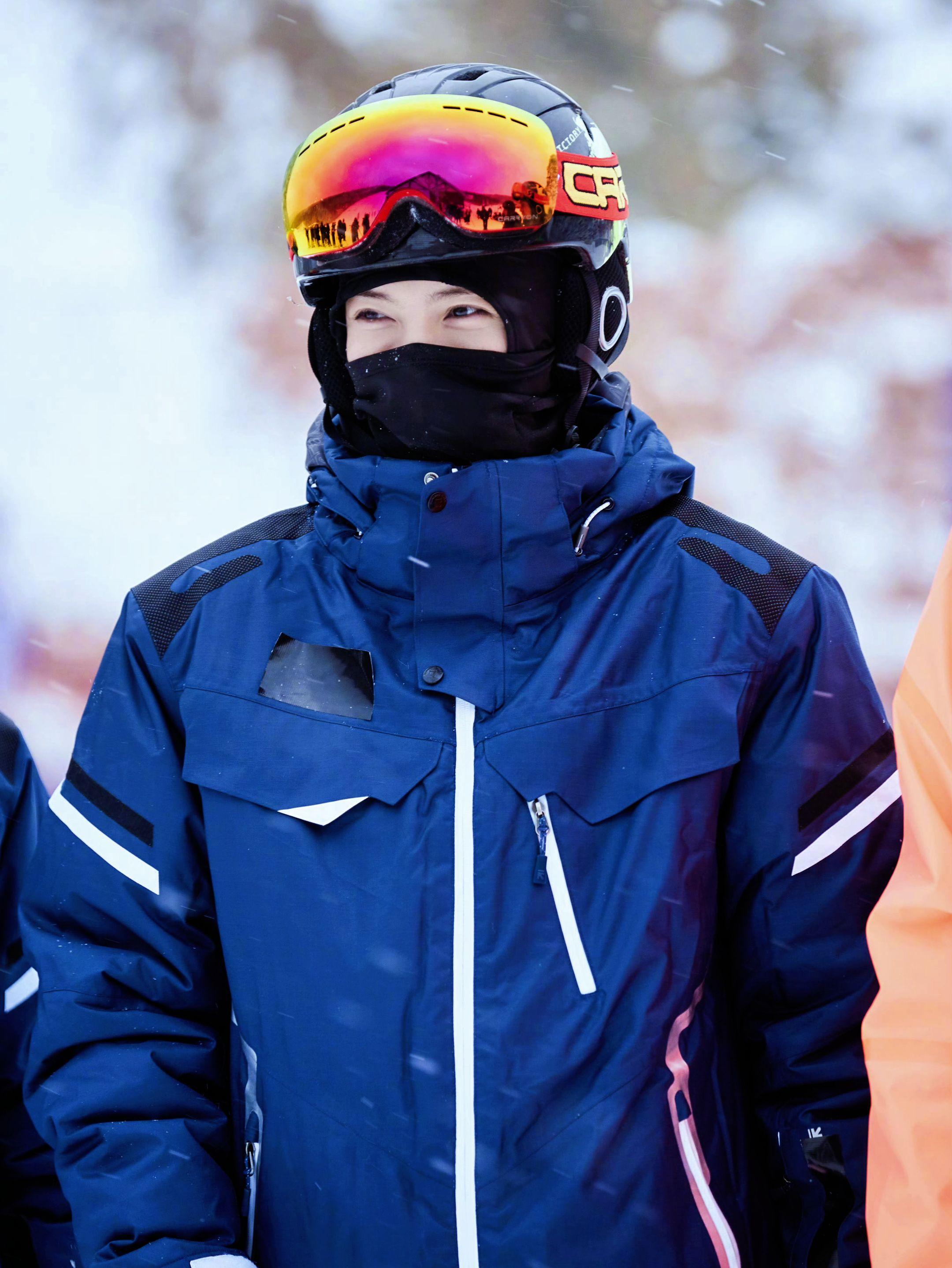 爱是6亿次的心跳和8秒中的距离。