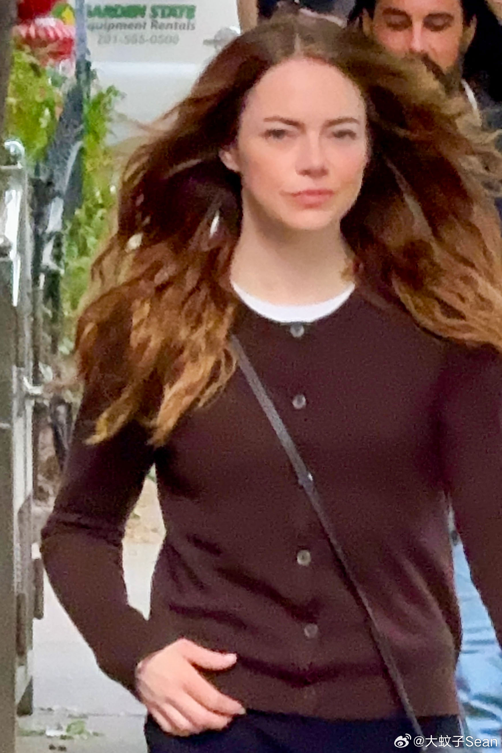 Emma stone艾玛斯通继续在纽约拍摄新片《the catch》，老公Dav