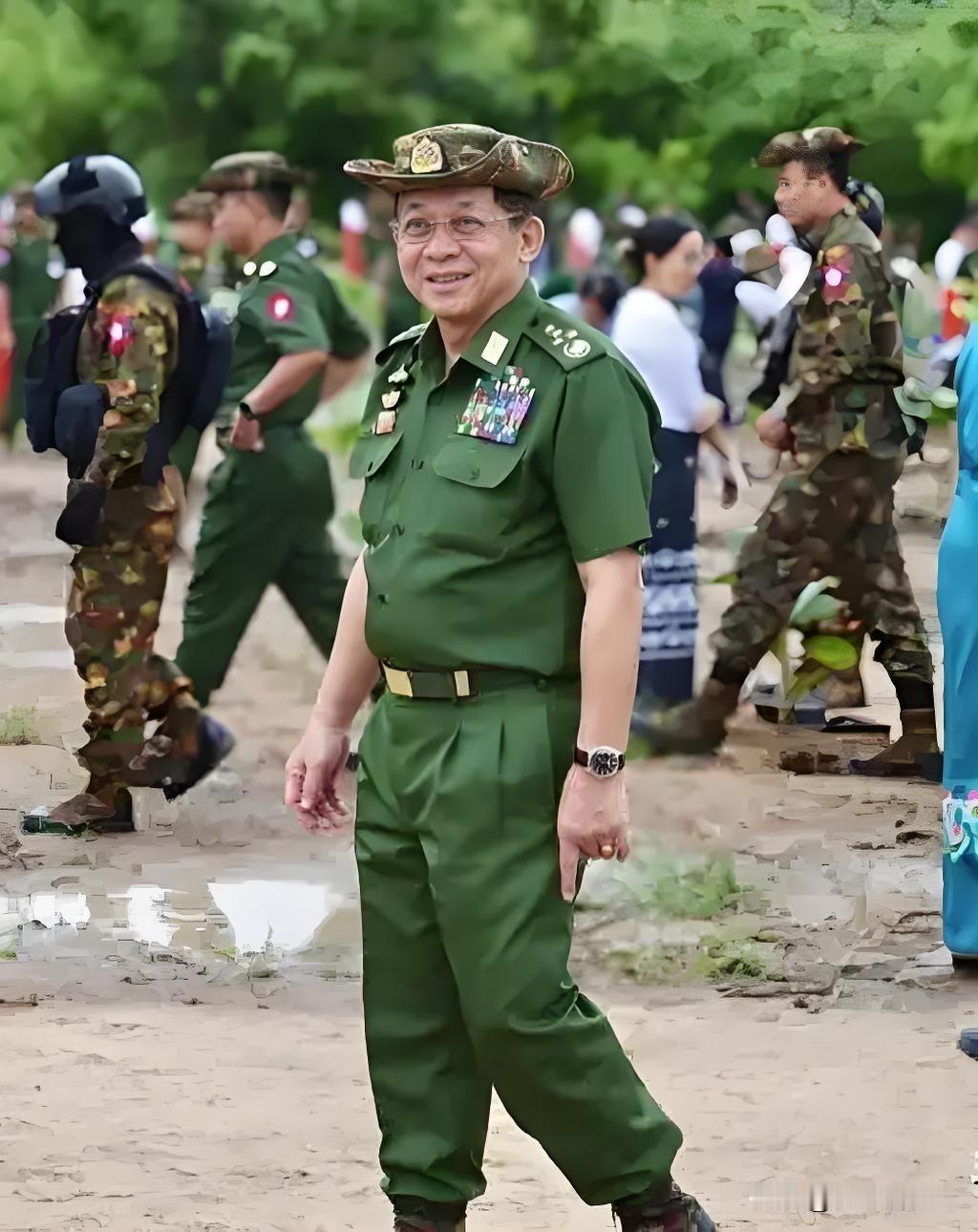 果敢四大家族被判刑后
缅甸就下决心铲除电诈窝点了
你看他们现在这个决心不是一般的