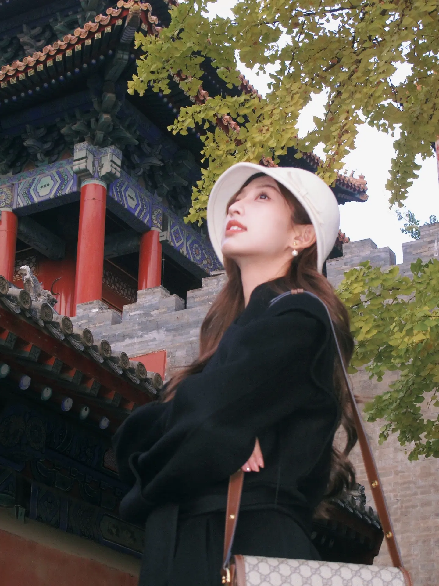 你愿意陪我去北京吗。