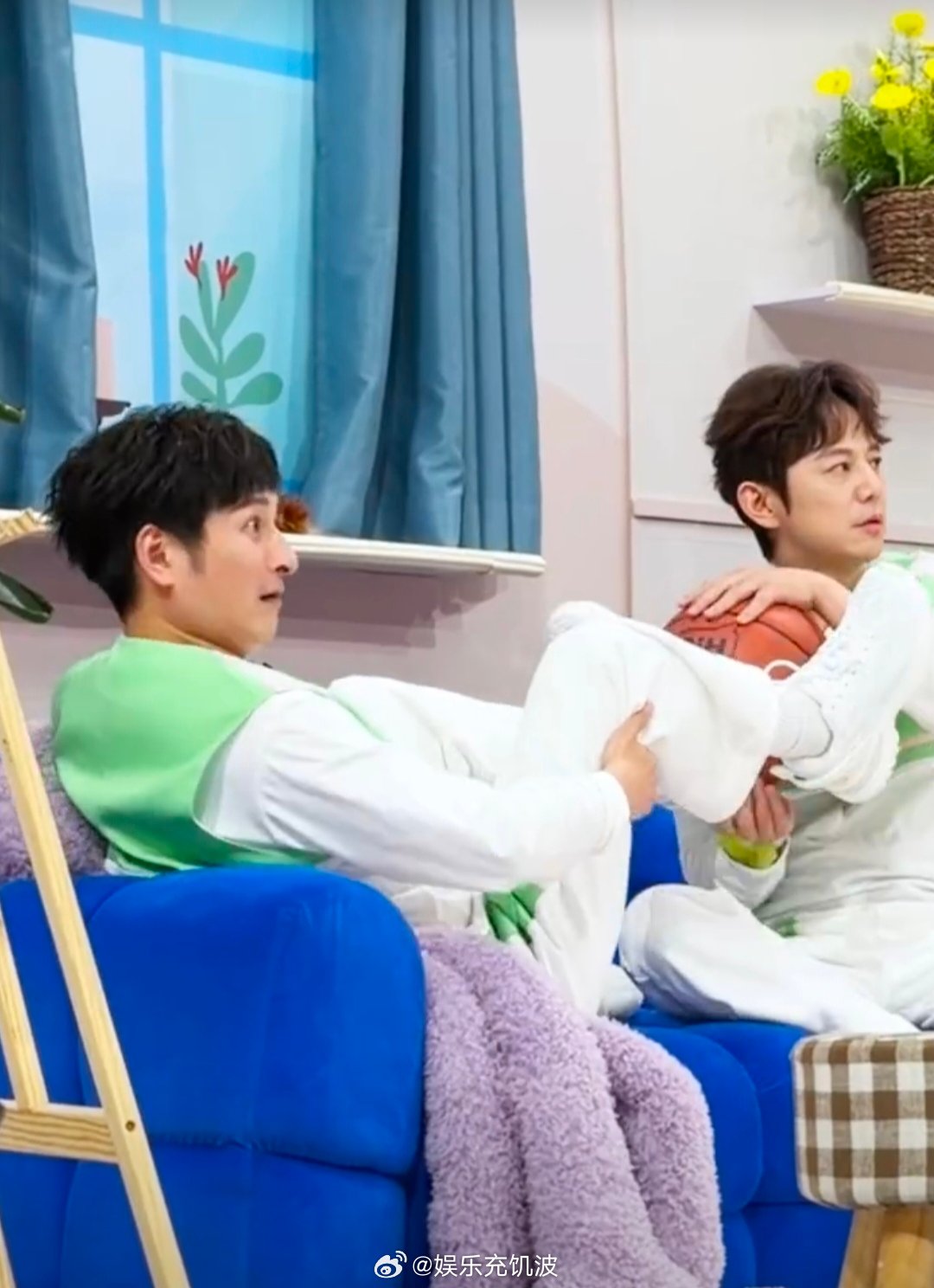 何炅维嘉脑子四肢对了一晚上你好星期六 被yes和no支配的恐惧，何炅李维嘉在挑战