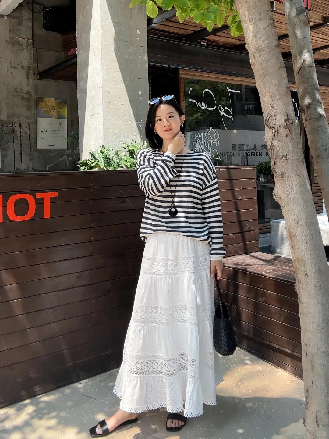 初夏王炸穿搭✨黑白条纹衫+白半身裙yyds

谁懂啊家人们！初夏穿搭真的不用费脑