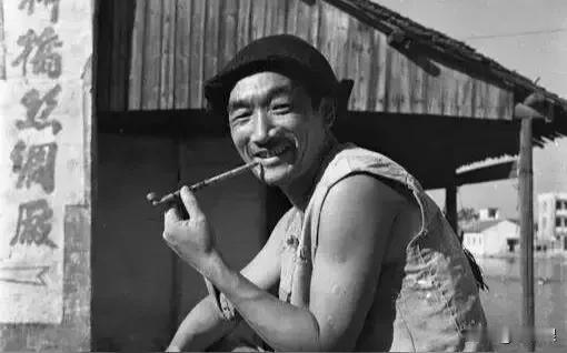 那群天天在评论区里说统一模板和发统一图片的自诩为爱国者们。我相信你们应该都不会反