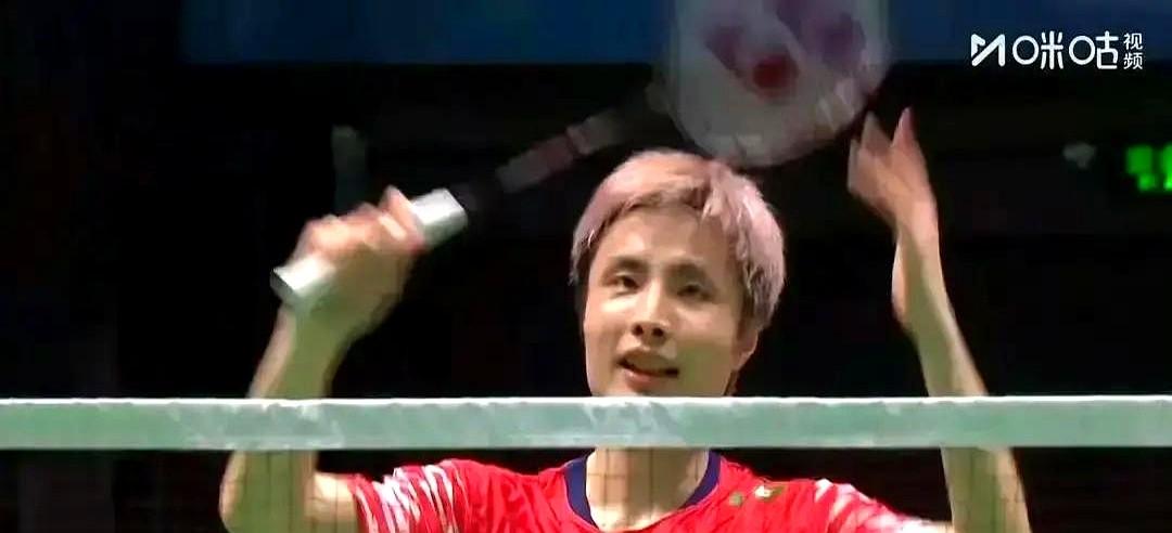 石宇奇这笔账算得，真是绝了。

当初一笔冠军奖金，够在福州鼓楼买套房的首付。他卡