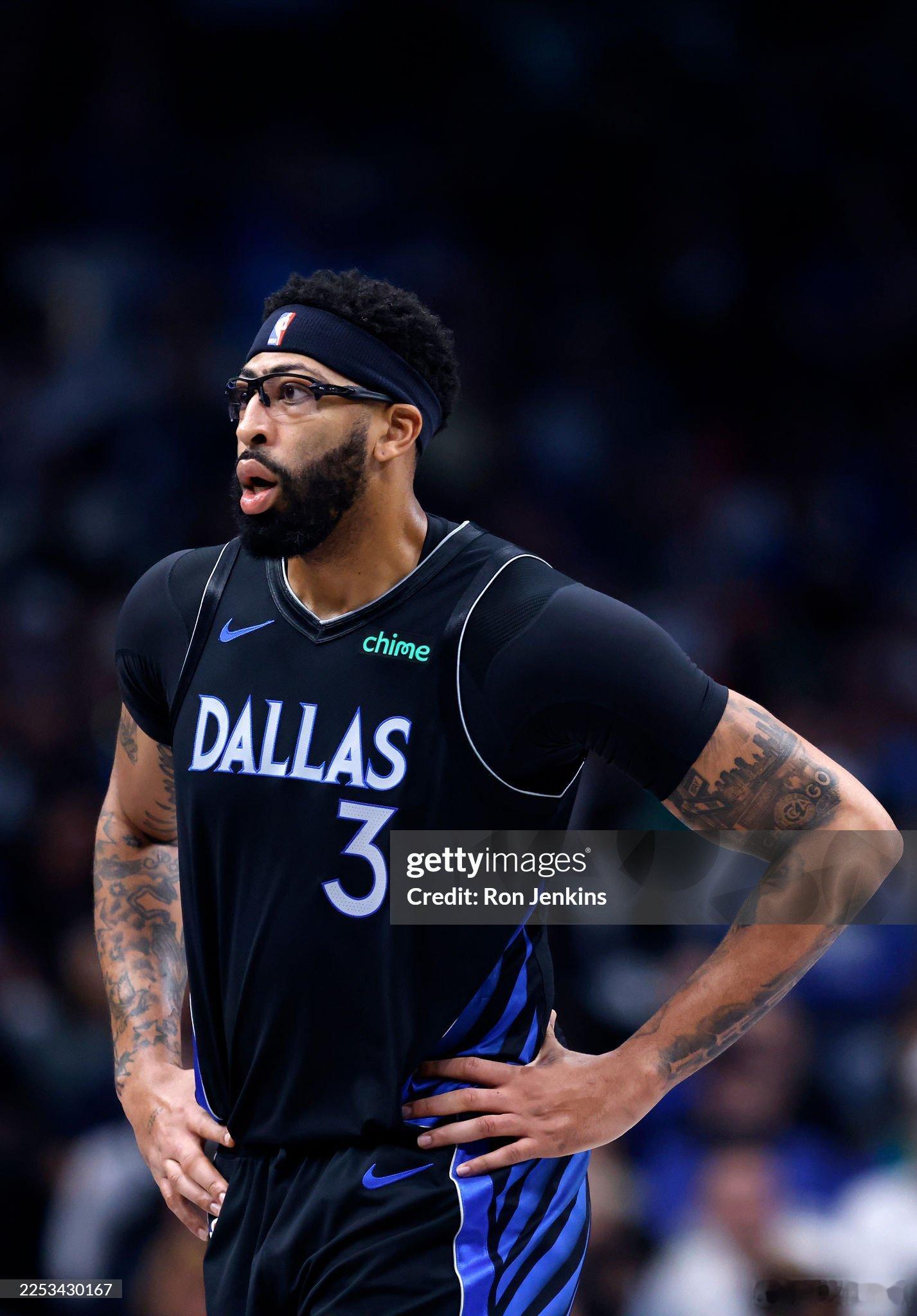 MFFL 来自Marc Stein的消息。老鹰对戴维斯的兴趣非常严肃。然而，他们