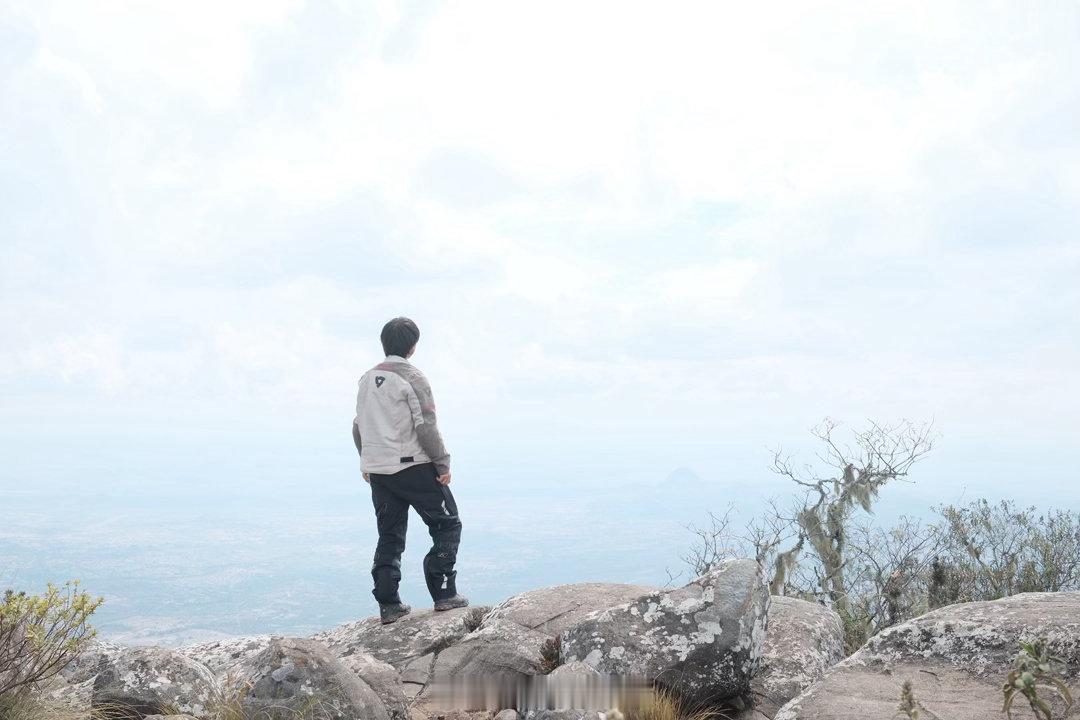 津巴布韦伊尼扬加国家公园（Nyanga National Park）原计划直接从
