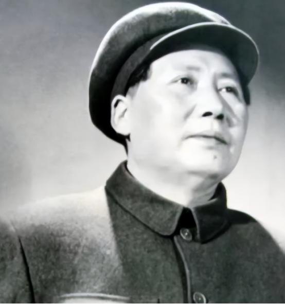 1958年，毛主席下令炮击金门，不小心炸死两个美国顾问，美国得知后率大军压境，指