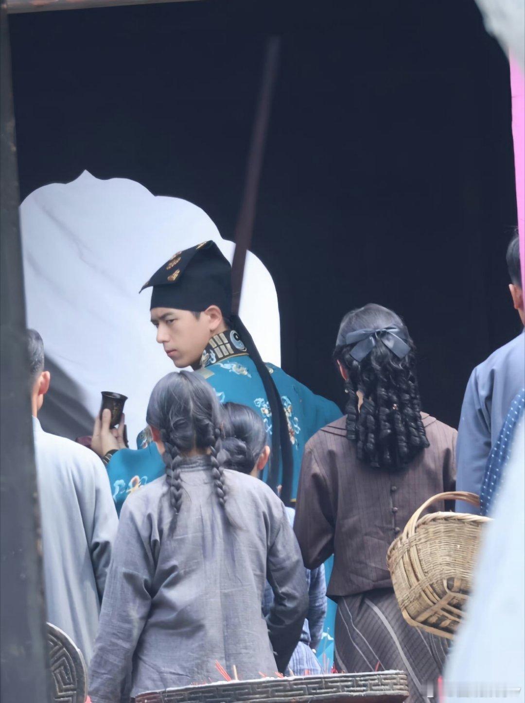 被李现《长风起》道士造型雷到了，这也太适配了，跟我老家的道士如出一辙，李现的可塑