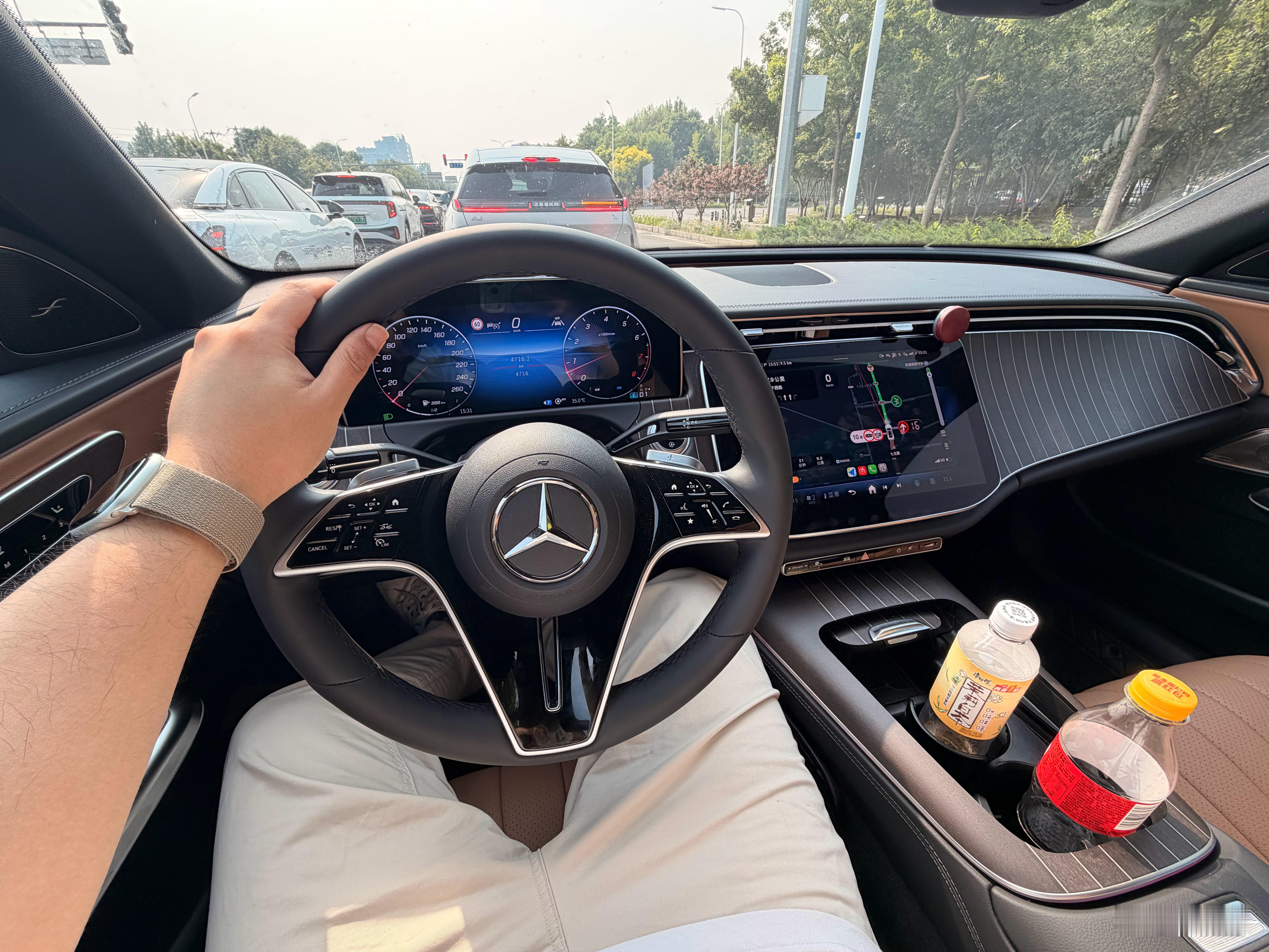 你别说我现在越来越能接受现在奔驰内饰的这套设计语言了 