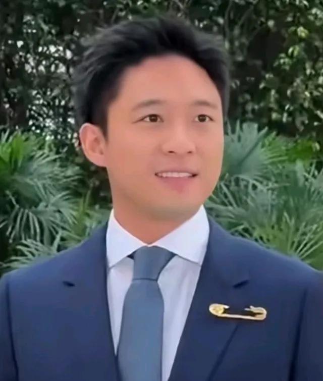 你觉得霍氏三公子中谁的颜值是最高的？霍启刚，霍启山，霍启仁，分别是霍震霆和朱玲玲