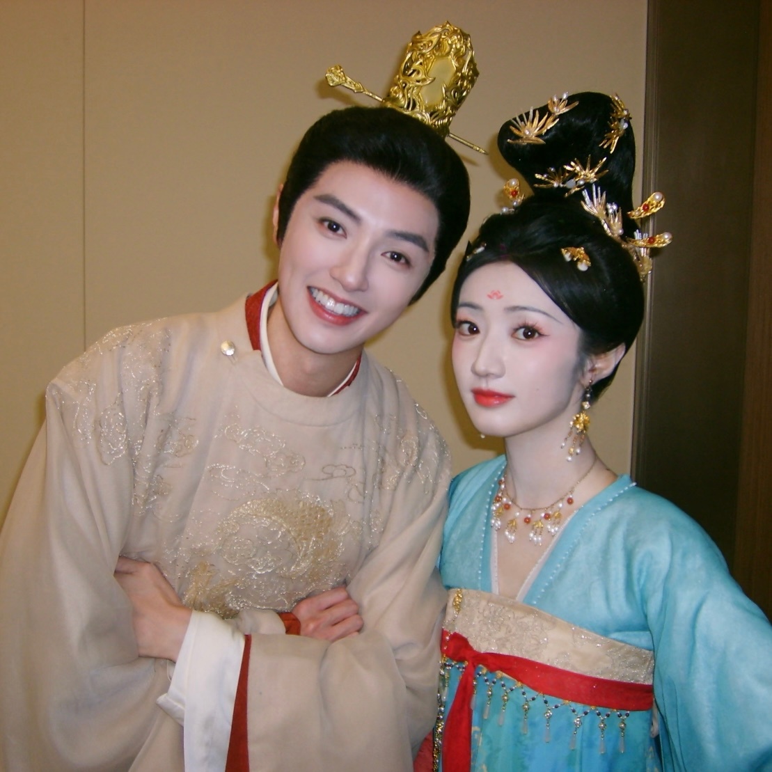 元治  父皇你和母皇在武汉的婚礼怎么没邀请我！！！！！ 
