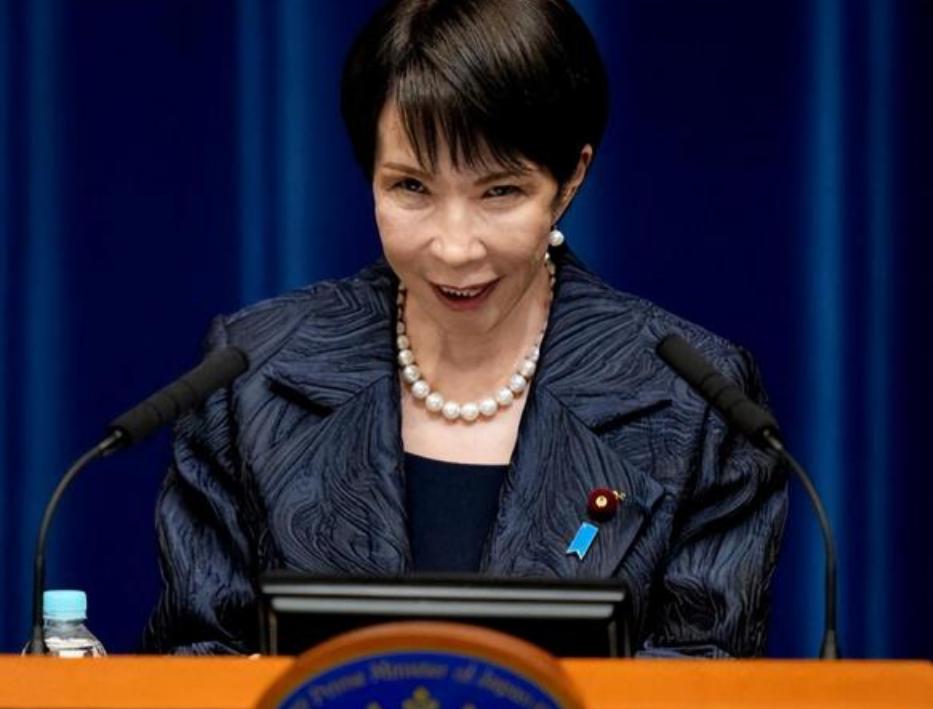 全球最“头铁”的国家出现了：人口500万，却出动军舰，帮高市早苗整中国。

20