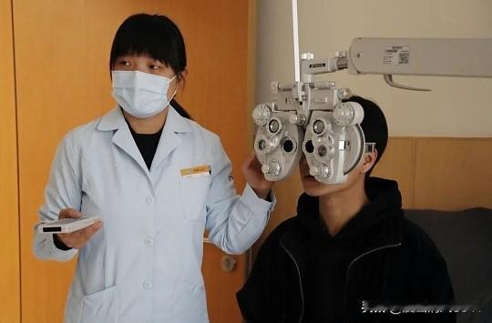 近视做了手术,能不能报考警校?可以报考。警校对近视手术的接受度比军校更宽，但核心