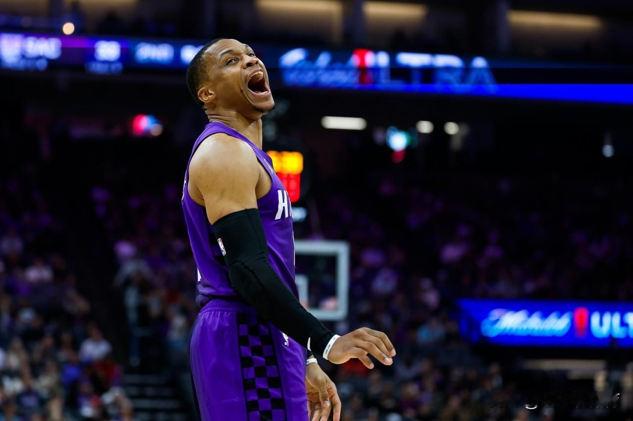 威少差点毁了哈登的首秀，但只是差点。。。
今天骑士对阵国王，哈登迎来了加盟骑士后