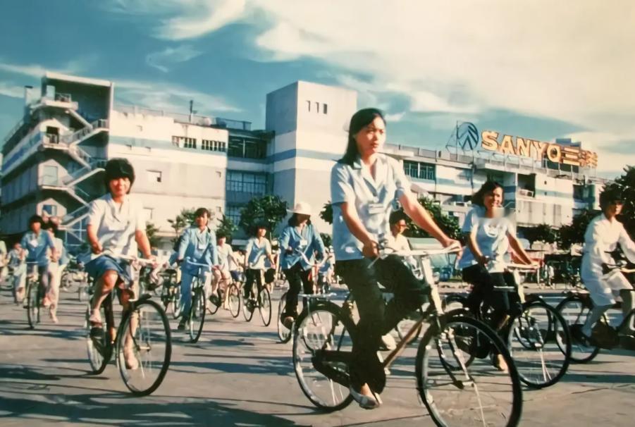 上世纪80年代到2000年左右，为啥是日本活得最舒服的二十年？因为一个巨大的历史