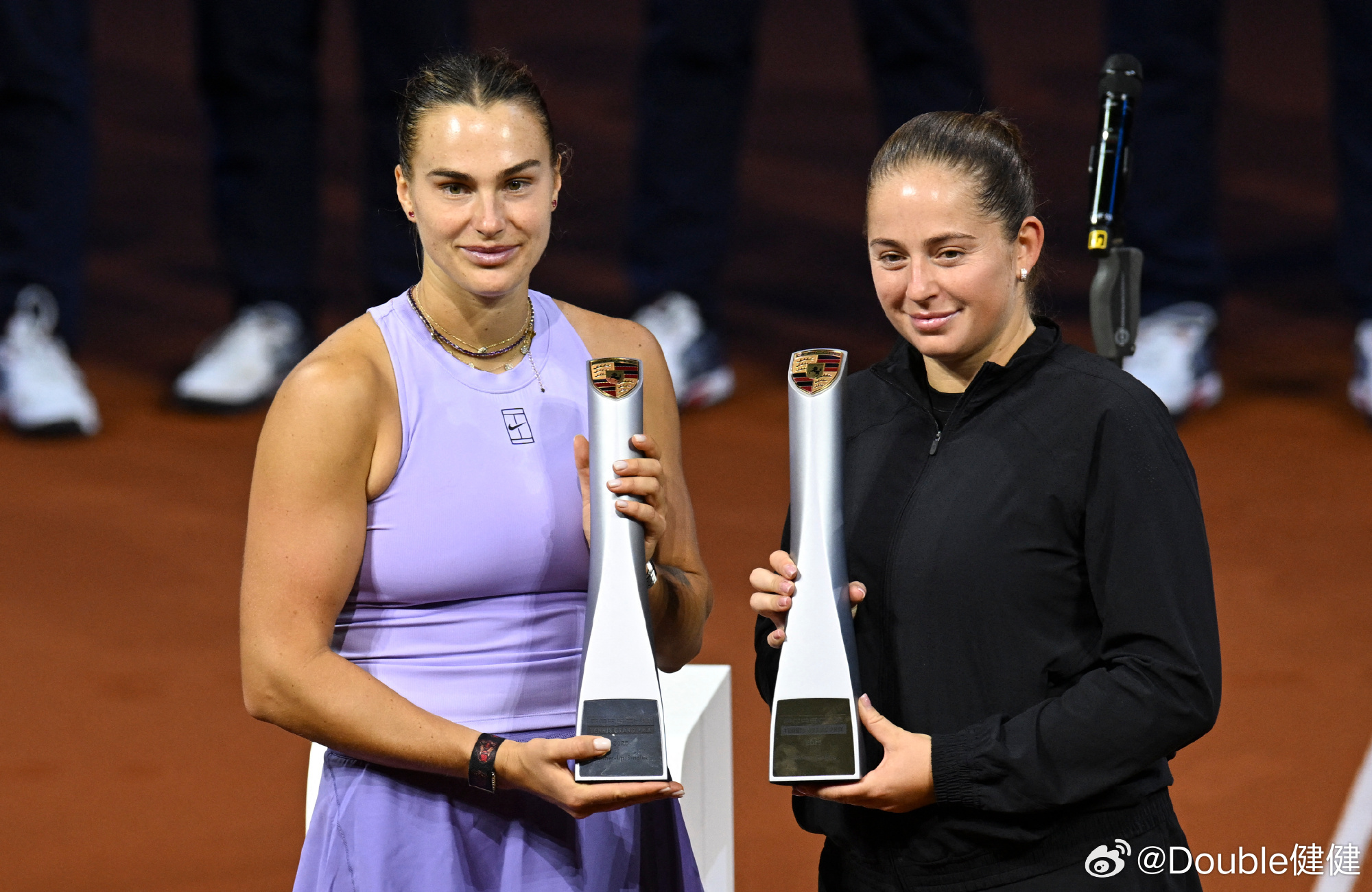 斯图加特赛入围名单好豪华！郑钦文将参加！1、萨巴伦卡2、莱巴金娜3、斯瓦泰克4、