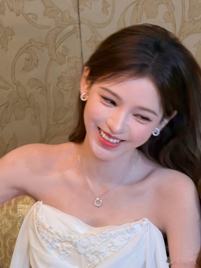 张予曦笑曦曦好心情已上线张予曦笑曦曦live图今日份快乐源泉是张予曦！笑曦曦好心