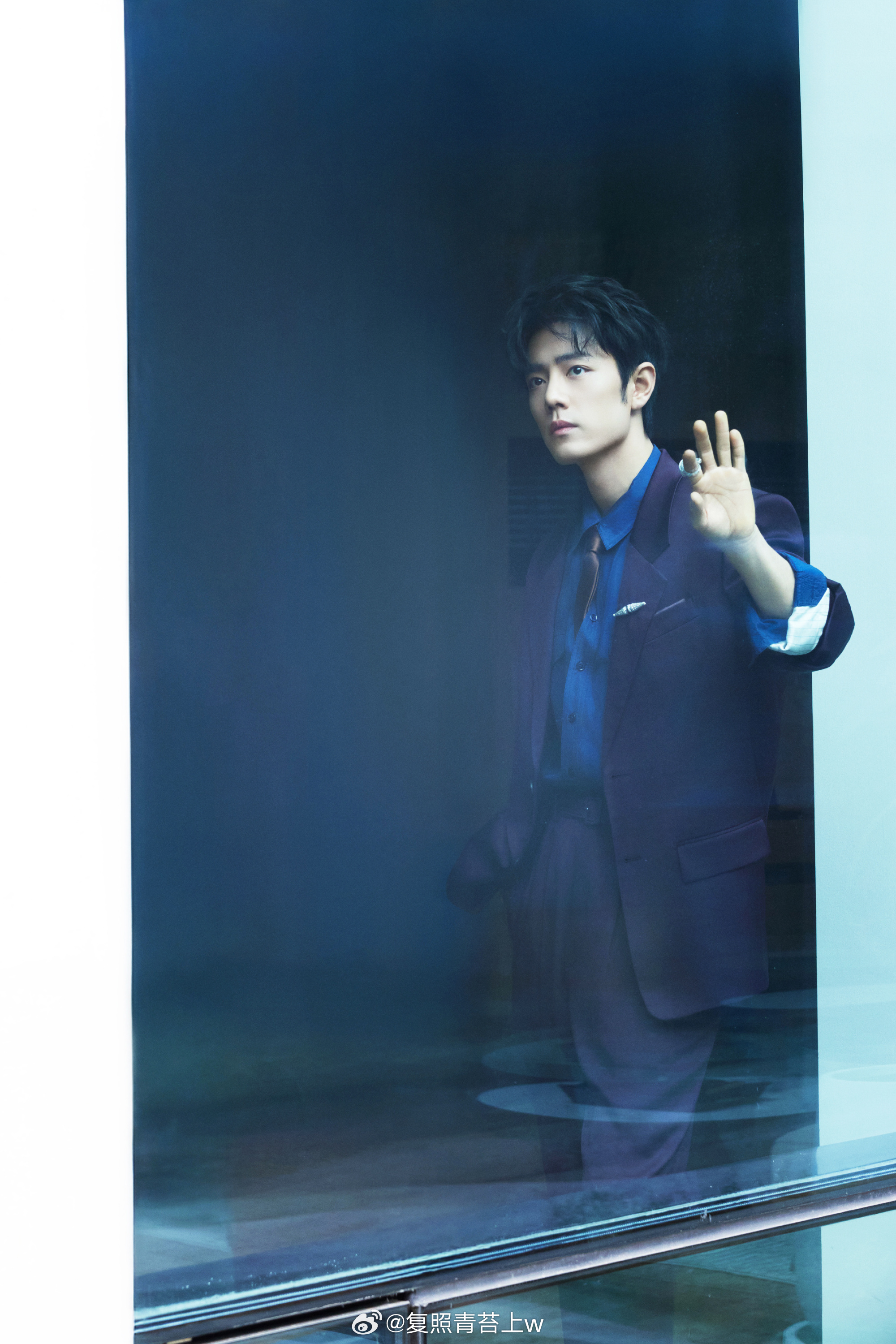 肖战出图战神来了  肖战官宣微博之夜肖战微博之夜