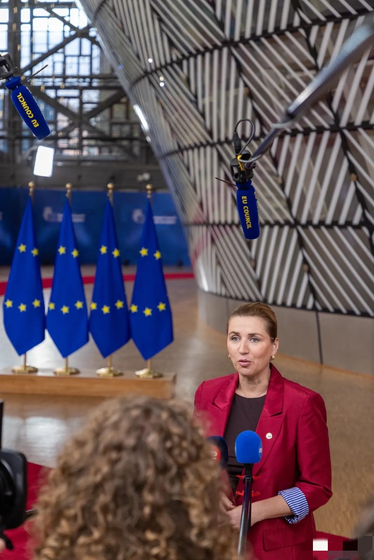 丹麦公开喊话中国
近日，丹麦把旅居台湾省民众的居留证、国籍、出生地全部登记成了中