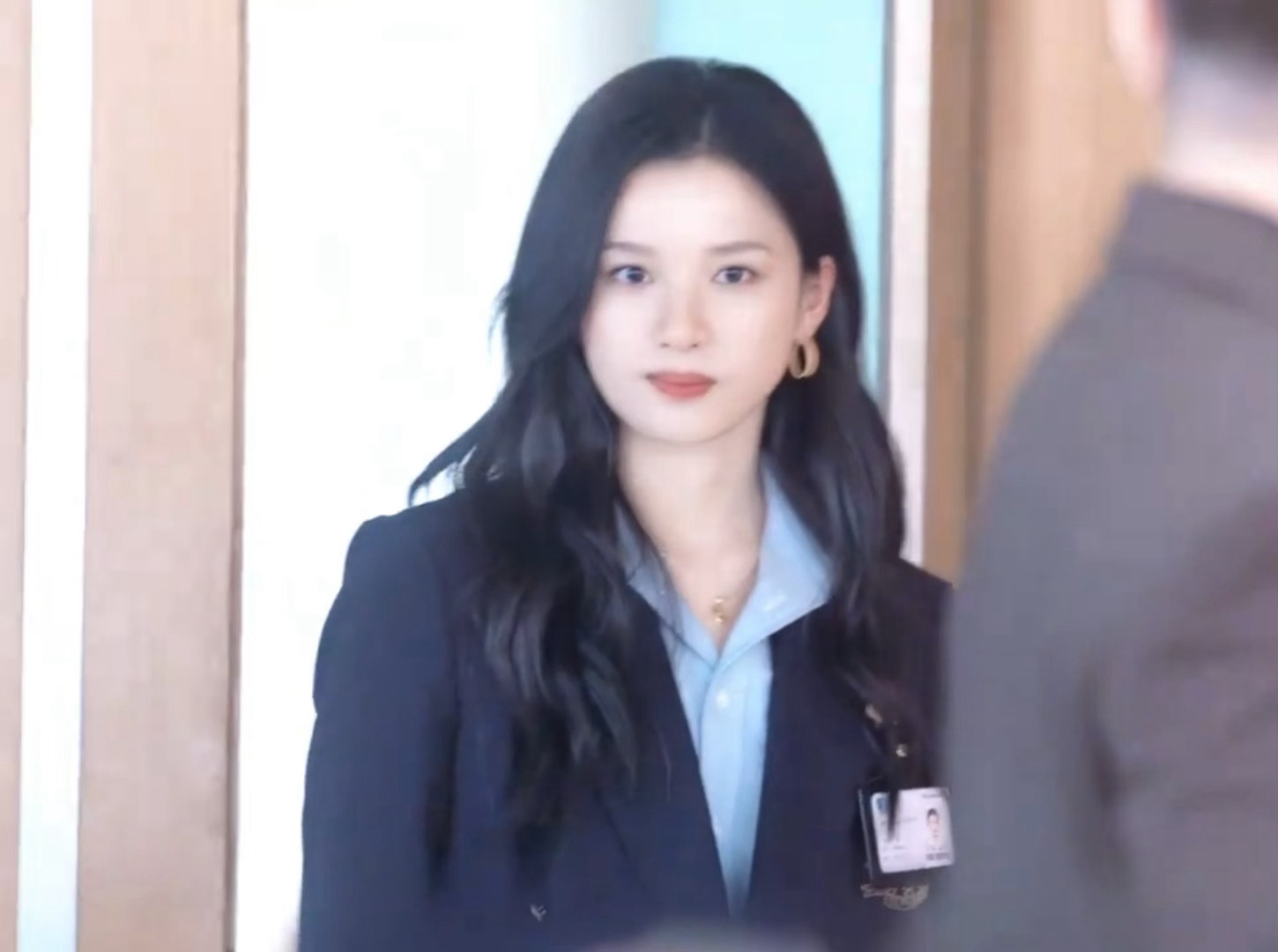 “副组长苗靖”女孩你真的有在好好长大 