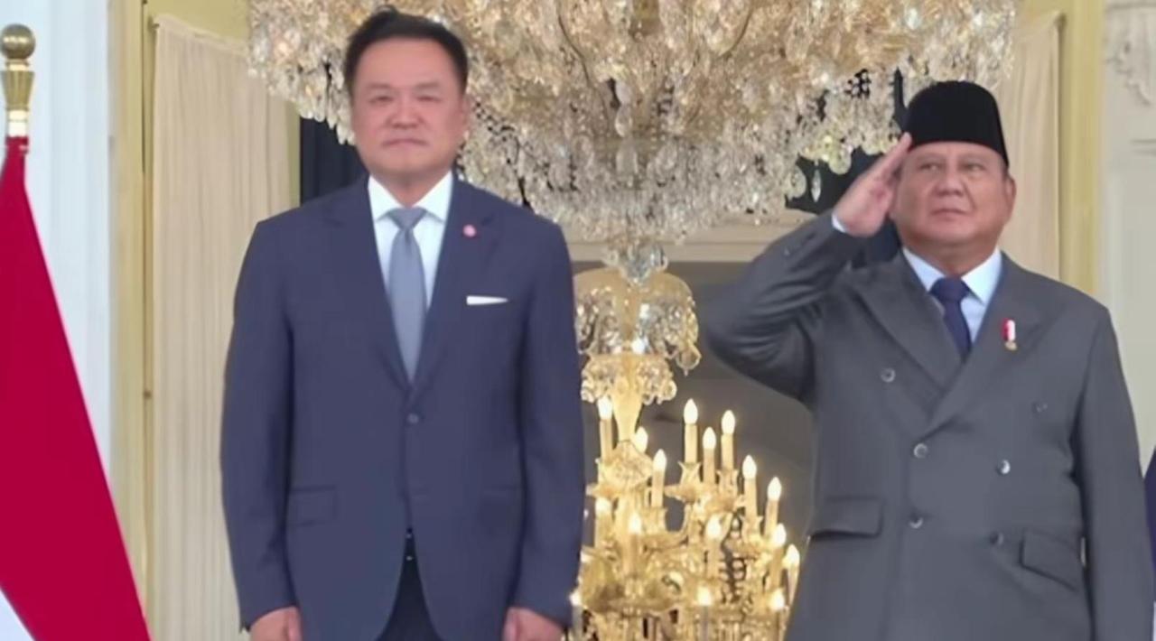 泰国总理阿努廷访问印度尼西亚。