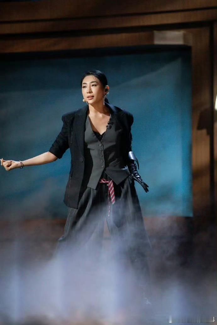 淡淡说一定会带何宣林赢 谁懂啊！淡淡姐姐也太有担当了，组队现场直言要带何宣林拿下