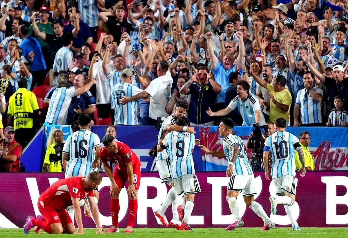梅西被反超了。

世界杯1/4决赛刚打完，FIFA官方球员实力榜就更新了。进攻榜