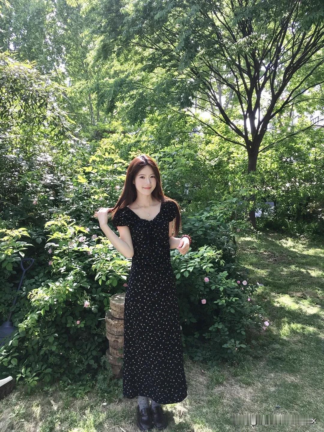 碎花裙好美～