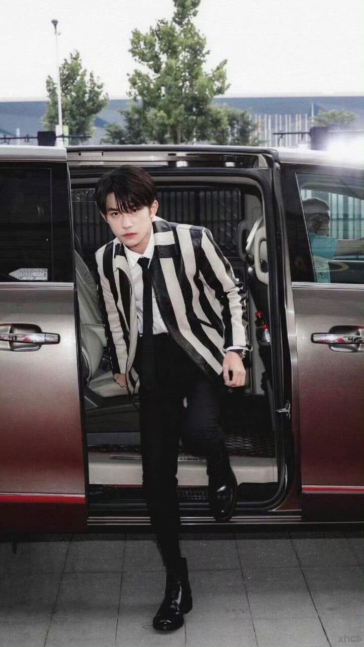 我先自己代易烊千玺电影惊蛰无声四字 易烊千玺 yyqx 四字弟弟