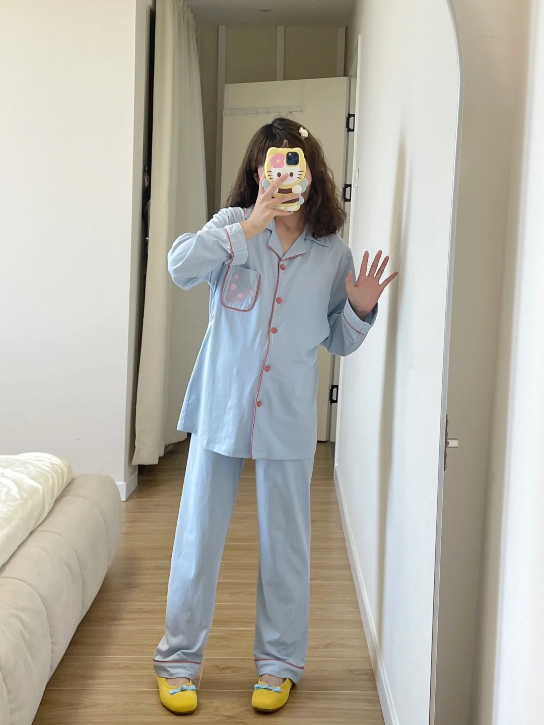 分享孕期敲喜欢的一套月子服、巨显白～