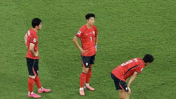 3-1逆转！等了52年的非洲队拿下队史首胜，韩国伊朗一夜梦碎。
 
北京时间6月