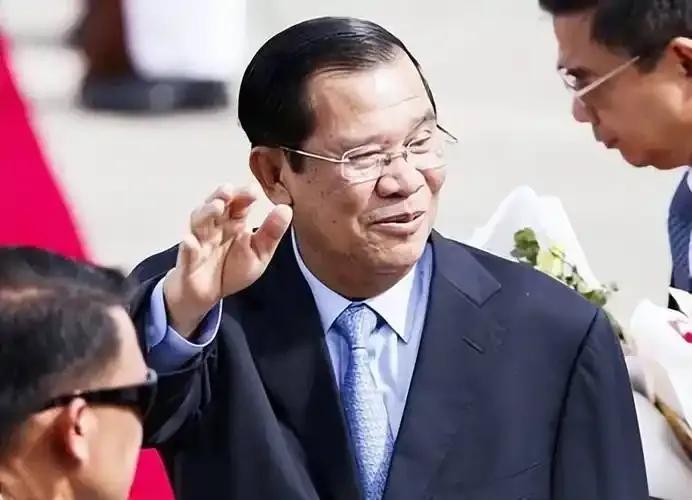 特朗普掀桌，泰柬互掐，28号那场“和谈”，更像是各自走个过场

最近这摊事挺有意