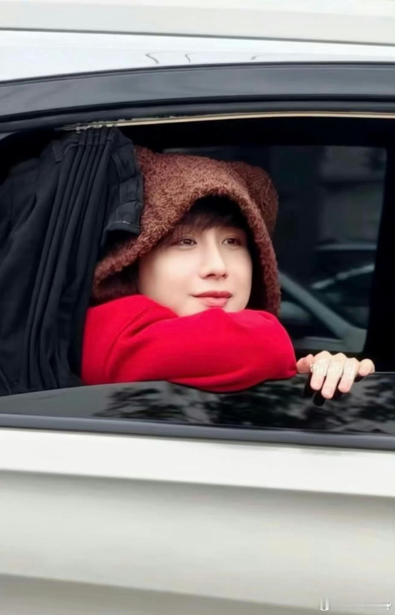 成毅两京十五日cy成毅朱瞻基成毅就是很会拿捏美学的分寸感，生出的恨如夜的玫瑰，在