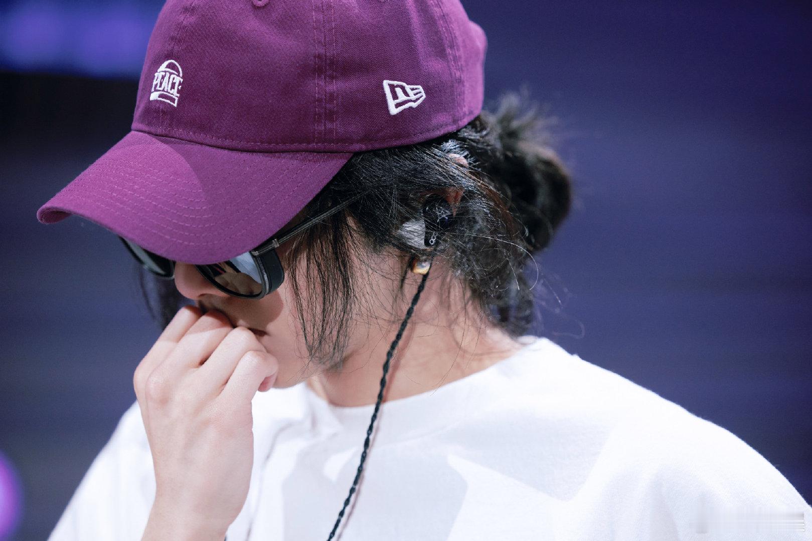 华晨宇吉时已到今晚见华晨宇和平精英刺激之夜彩排图 华晨宇和平精英刺激之夜彩排图 