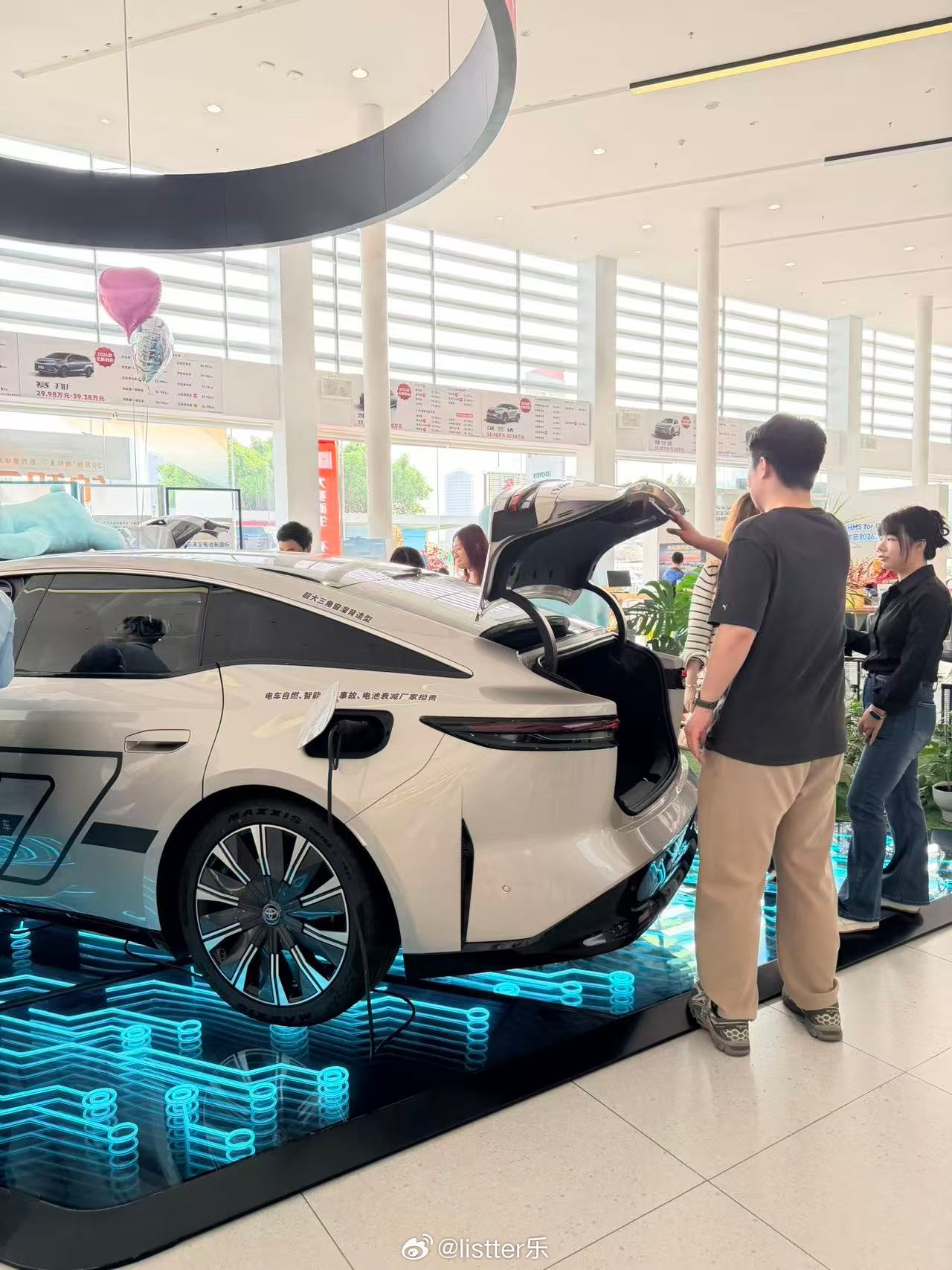 丰田铂智7实车全面到店丰田铂智7预售权益价15.68万起有粉丝找我推荐一款车买给