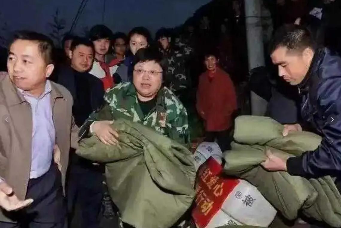 韩红就说了个走个面，为什么发酵的这么大

个人观点，一部优秀的电影肯定不需要大伙