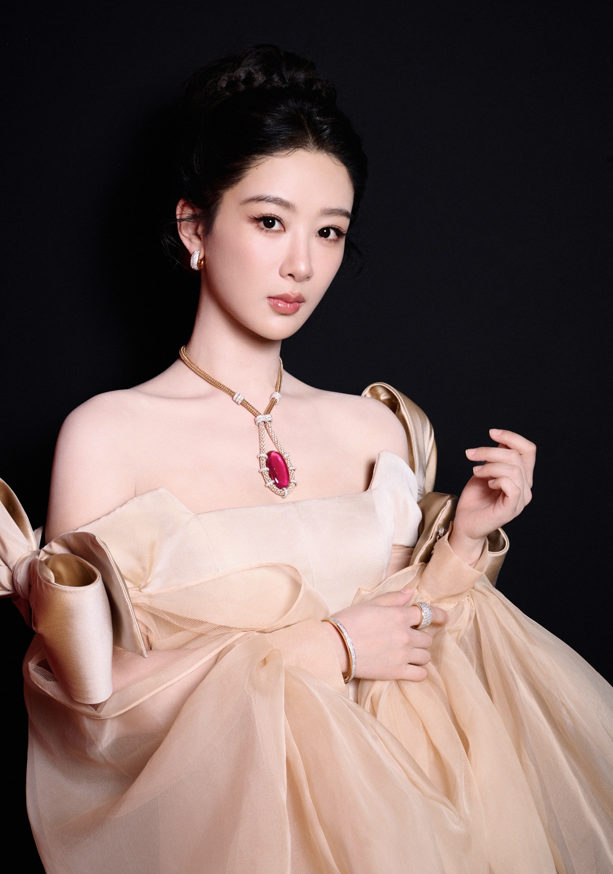 杨紫 yz杨紫董竹君yz杨紫玉兰花开君再来可惜我潦草的文笔表达不出我对你的爱【杨