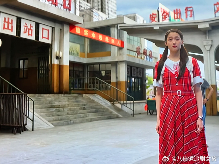 这两张明显抠图吧技术太……嗯（ps：我都能看出来 