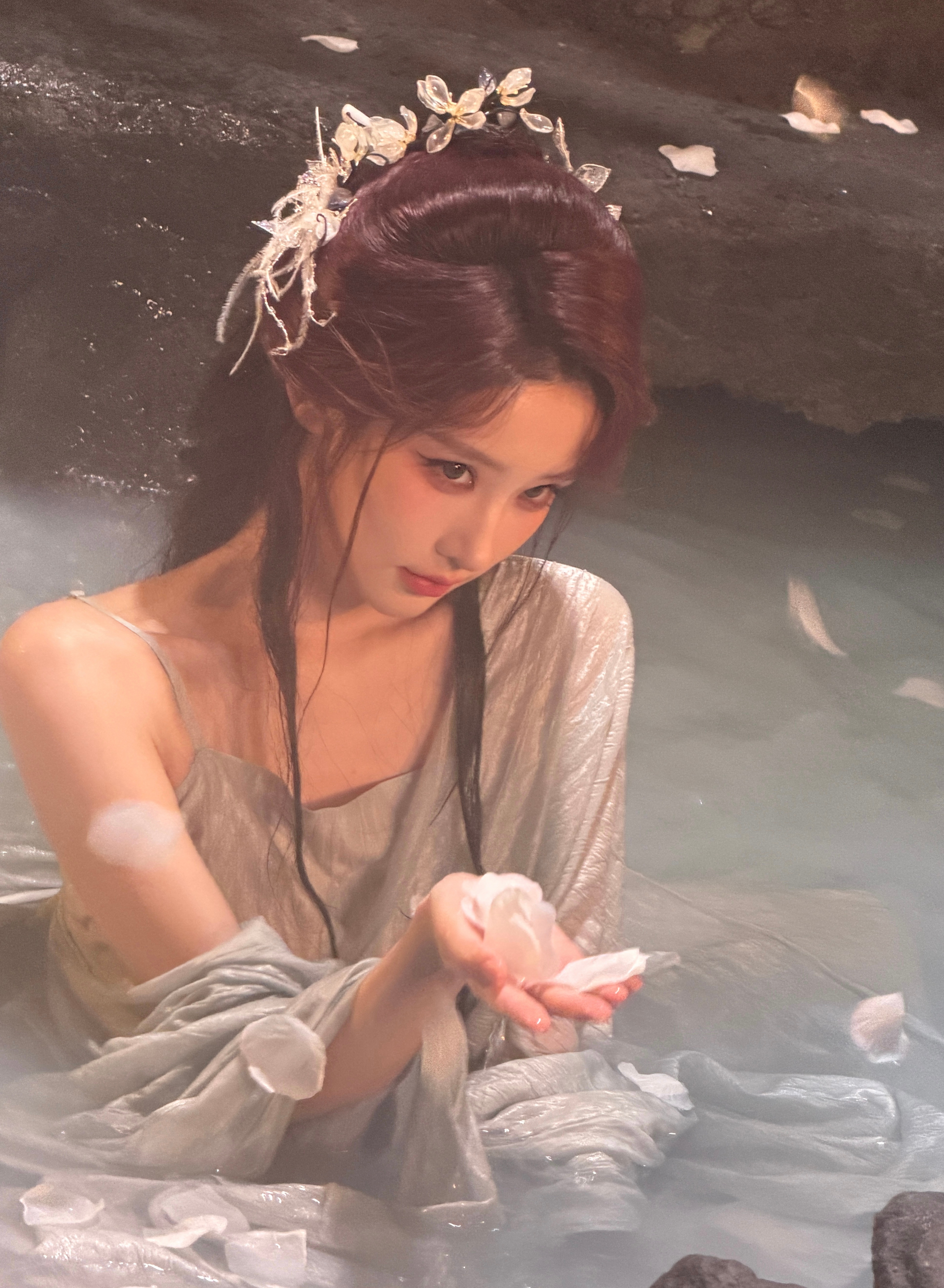 周诗雨[超话]  🌧️周诗雨首张专辑先行曲dose 20260901｜「294