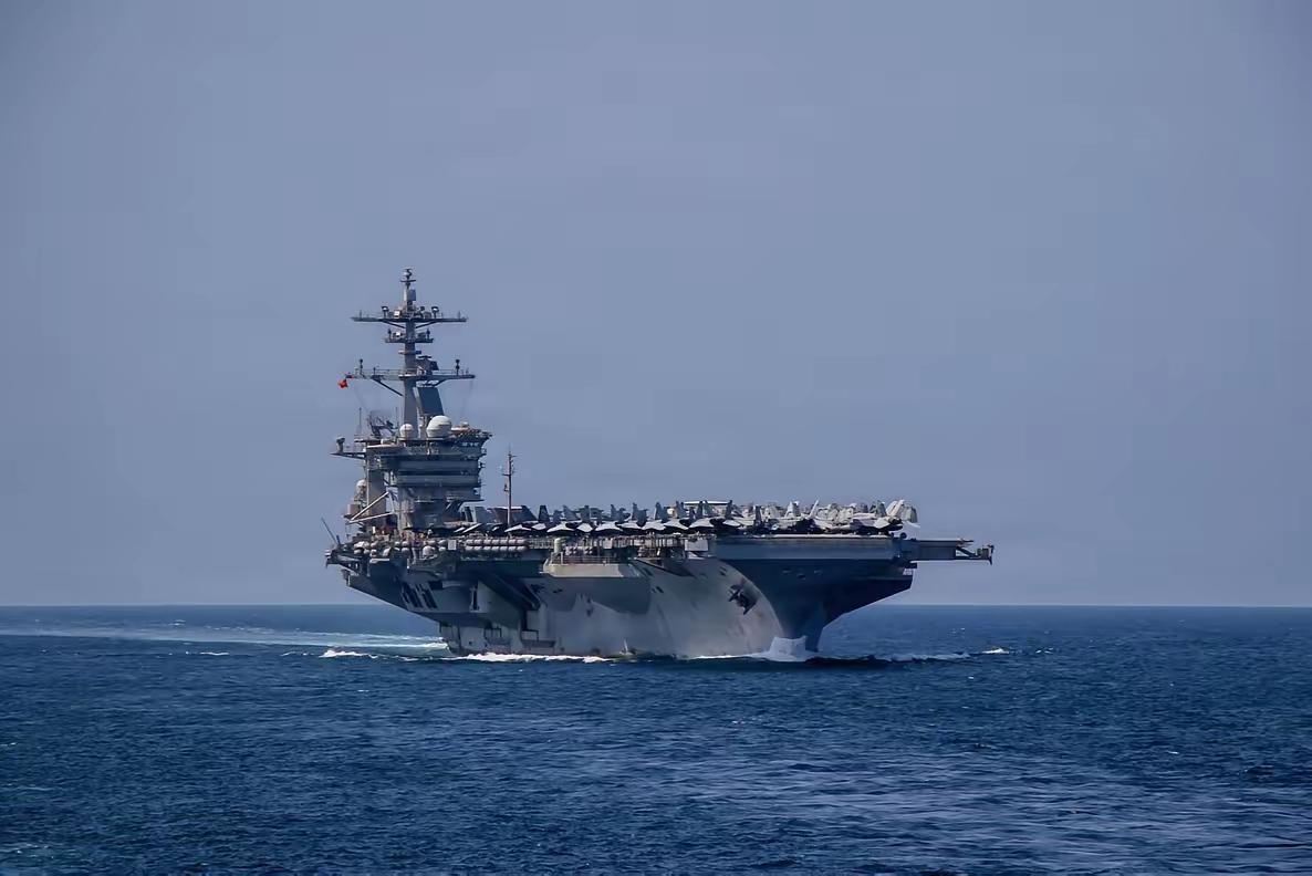 如果按照伊朗的说法，美军已经废了！

伊朗方面发布消息:林肯号航空母舰被伊朗无人